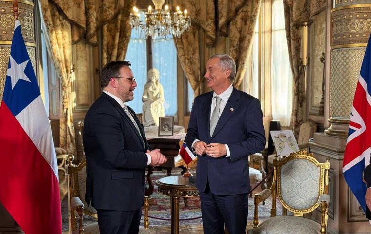 Chilean president Kast with UK Foreign Office minister for Latin America and the Caribbean, Chris Elmore  