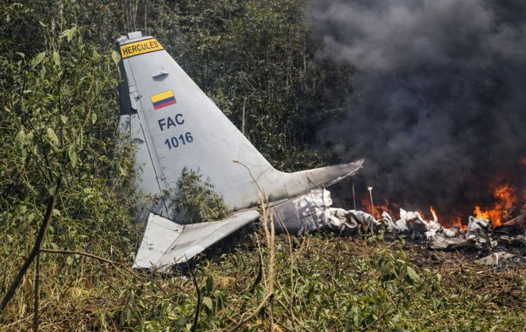 Putumayo Governor Jhon Gabriel Molina specified that the passengers included 112 military personnel and two police officers, and gave a provisional toll of at least eight dead and 83 injured