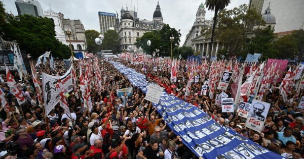 Thousands march in Buenos Aires on 50th anniversary of military coup under “Never Again” banner