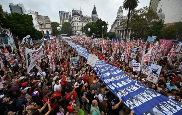 Photo: Luis Robayo / AFP
