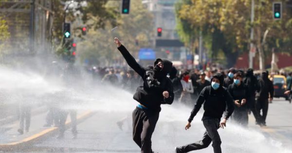 Sharp fuel price hike in Chile triggers first protests against Kast government