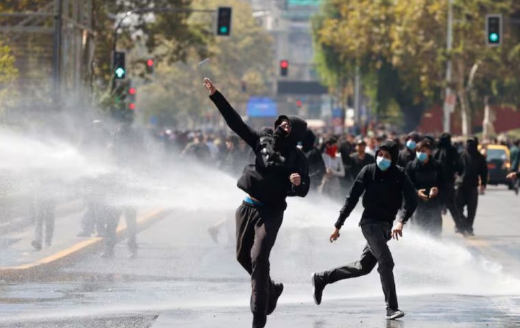 Kast defended the measure as a matter of fiscal honesty. Speaking the truth gives us peace of mind. The alternative was to push the nation deeper into debt. That ends up costing more, he said