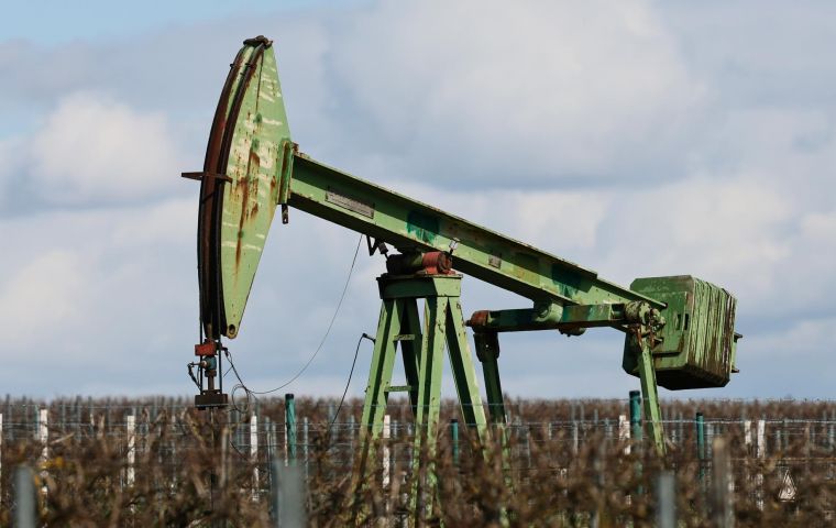 The rally comes as the conflict between the United States, Israel, and Iran enters its fifth week with no clear resolution in sight