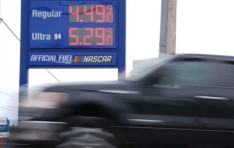 The US$4.02 average price a gallon in US is the highest since August 2022. And the average price for diesel is now US$ 5.45, according to AAA
