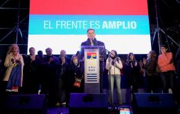 According to polling firm Factum's data for the first two months of 2026, President Yamand&uacute; Orsi's approval stands at 37%, against a disapproval rating of 41%