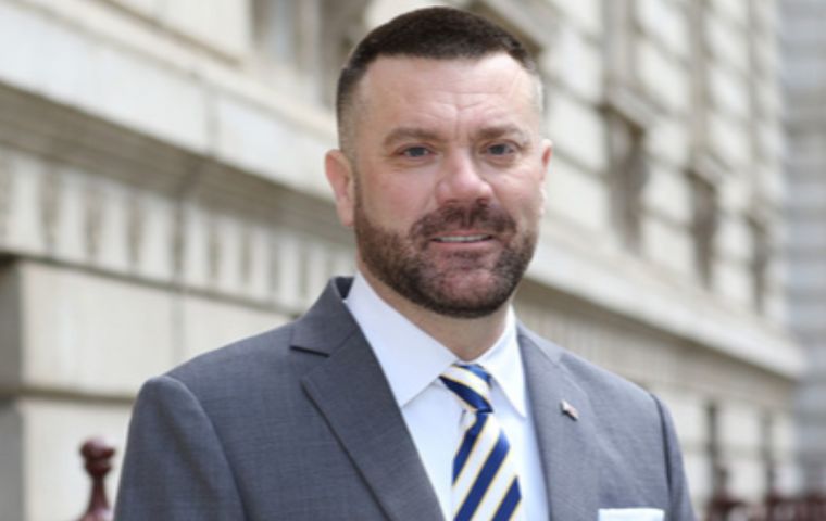 Porter recorded a video outside Bolivia's Foreign Ministry building in which he declared that the Falkland Islands are British, their sovereignty is not in question and cited the 2013 referendum