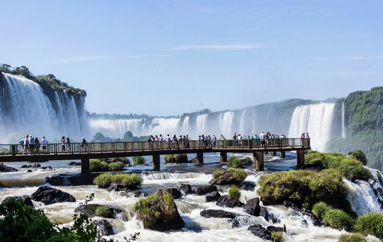 Senatur promoted the season under its Guide Your Inner Self campaign