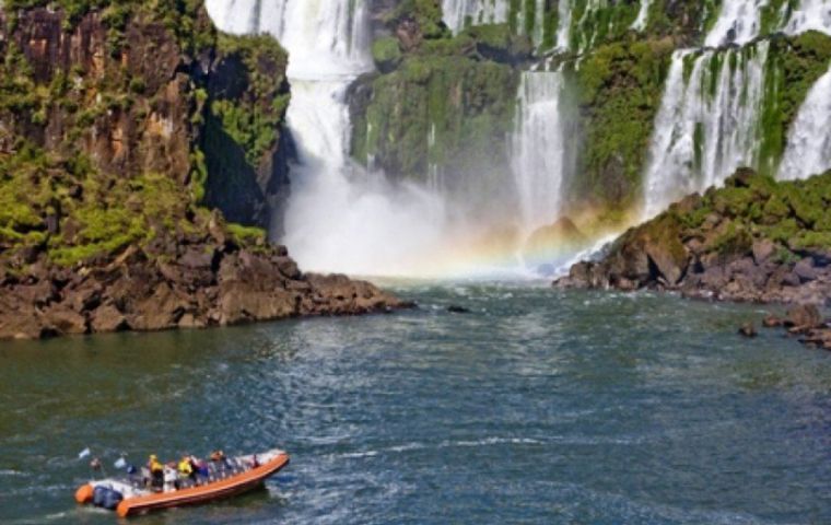 Senatur promoted the season under its Guide Your Inner Self campaign