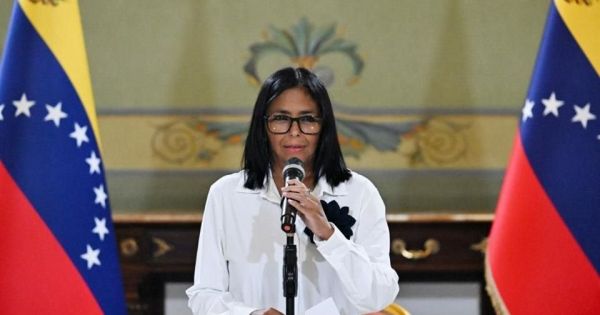 US lifts sanctions on Venezuela's Central Bank and backs its return to the IMF