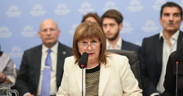 Bullrich arrives in Uruguay criticising cannabis legalisation and calling for tougher security policy