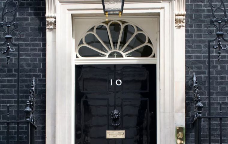 A spokesman for Prime Minister Keir Starmer stated that sovereignty rests with the UK and invoked the islanders' right to self-determination