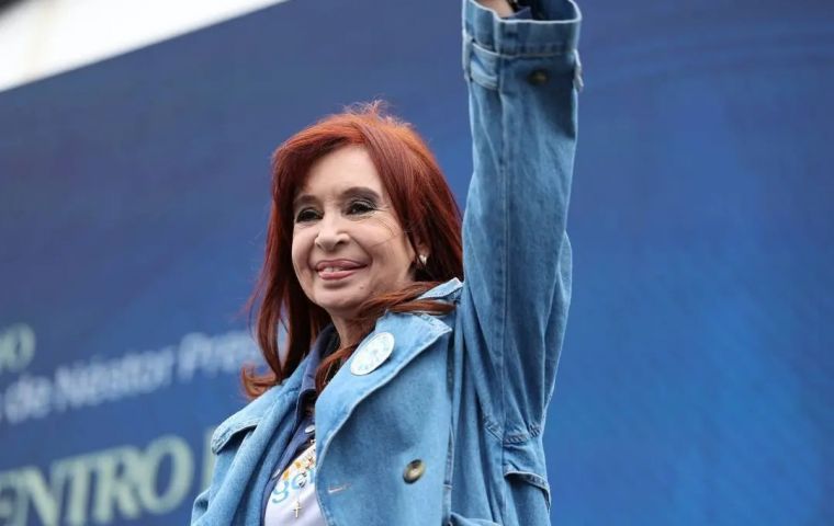 The core of the ruling consolidates a legal principle of significant impact: assets of illicit origin can be confiscated even when transferred to third parties or received through inheritance