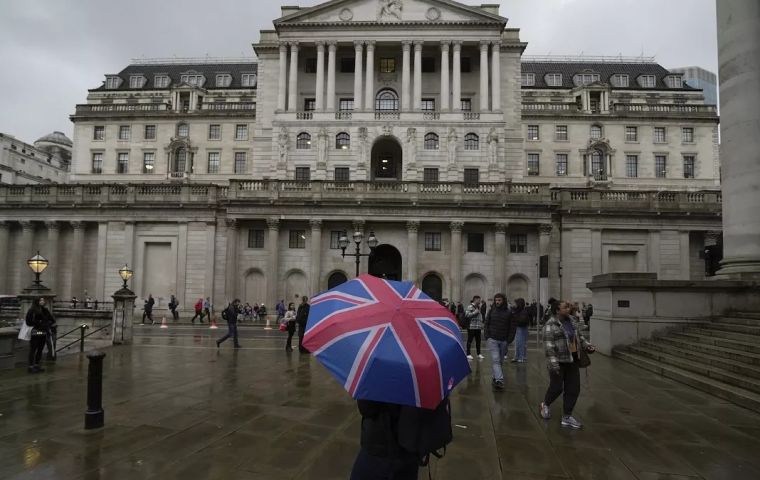 The yield on the 10-year gilt, climbed back above five per cent for only the third time since the Iran war broke out. 