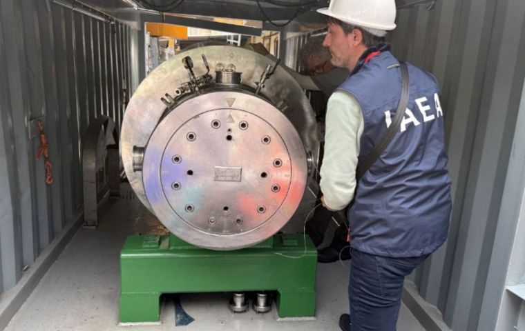 The material, enriched above the 20 percent threshold separating low-enriched from highly enriched uranium, had been considered surplus since the reactor ceased operations in 1991