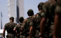The most striking data point in the region corresponds to Uruguay, which moved to a military budget of USD 577.2 million in 2025, an increase of nearly 80% in five years. 