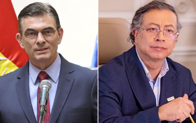 Petro responded to the expulsion by accusing the Bolivian executive of falling into extremism and warned of the risk of a massacre if no national dialogue is opened