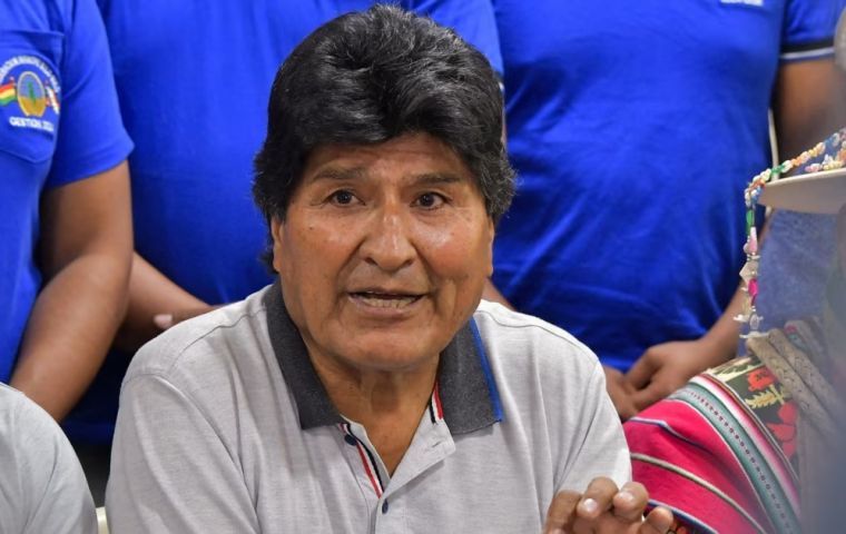 El pronunciamiento de Morales se produjo el mismo fin de semana en que la violencia escaló nuevamente sobre las carreteras del país
