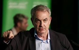 The exchange concluded with a characterization of the former Spanish prime minister as pro-Sánchez and pro-Maduro, and with the phrase the end justifies the means