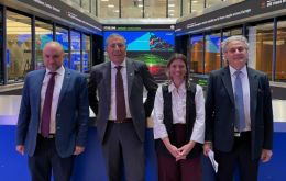 This agreement is in line with the strategic objectives set out by President Yamand&uacute; Orsi, focused on commercial openness and mutual cooperation, Oddone (center) said