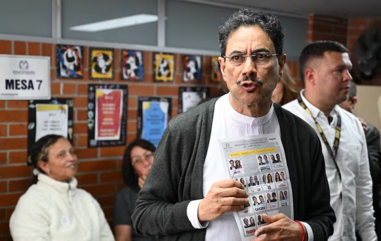 We are convinced that this afternoon we will celebrate the second progressive government in Colombia, the senator said