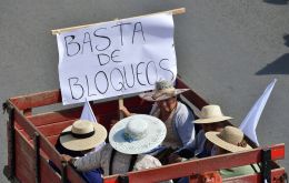 In a wealthy La Paz neighborhood, graffiti appeared inciting violence against Indigenous people &mdash;be patriotic, kill an Indian