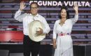 Fujimori said the country had become trapped in its wounds and stressed the need to build bridges toward dialogue. S&aacute;nchez aimed his message at his rival: The chaos is over, he said