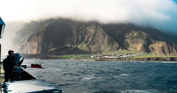 Falklands, HMS Medway delivered medical support to Tristan da Cunha ...