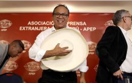 Fujimori lost ground decimal by decimal as tally sheets arrived from rural and Andean areas, where S&aacute;nchez performs best
