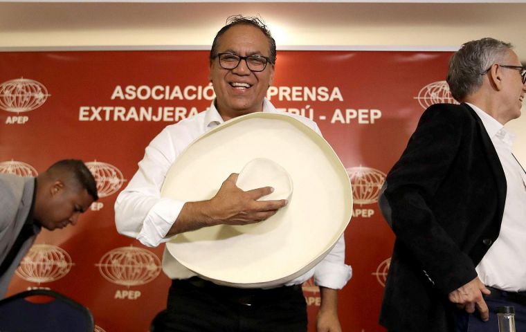 Fujimori lost ground decimal by decimal as tally sheets arrived from rural and Andean areas, where S&aacute;nchez performs best