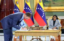 Rodríguez described the award as a historic step, recalling that the field had remained without development for 23 years