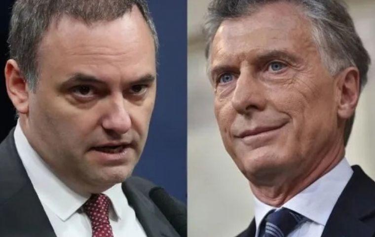 Macri, however, is pressing for the removal but would not contribute his party's votes to push an eventual censure motion in Congress.