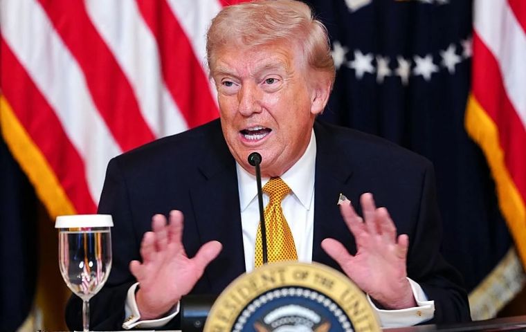 Trump later clarified that the definitive reopening of Hormuz would take place after Friday's signing