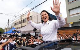 The overseas vote, already tallied, heavily favored Fujimori while within Peru the balance tilted toward Sánchez