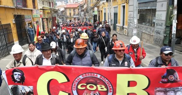 Bolivia's blockade crisis leaves at least 16 dead as the government calls unions to talks