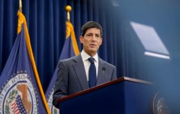 Warsh acknowledged the changes to the committee&rsquo;s statement. &ldquo;It&rsquo;s a bit shorter, a bit simpler and it dispenses with some older language,&rdquo; he said. 