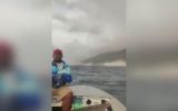 In the video the reaction of the fishermen and an unusual movement of the boats can be seen during the first seconds of the quake