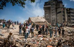 Despite the time elapsed, teams were still rescuing people alive