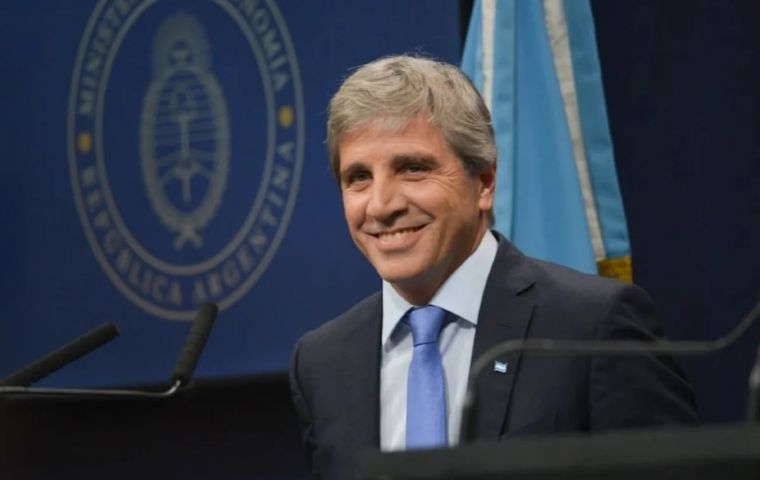 The strategy of Economy Minister Luis Caputo was aimed at obtaining foreign currency in the local market rather than turning to international credit markets, where rates for Argentina remain high