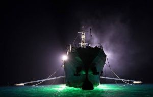 Spain controls much of the world's Loligo squid catch, mainly through the roughly 16 licences granted by the Falklands to fish in their waters, with catches close to 50,000 tons a year