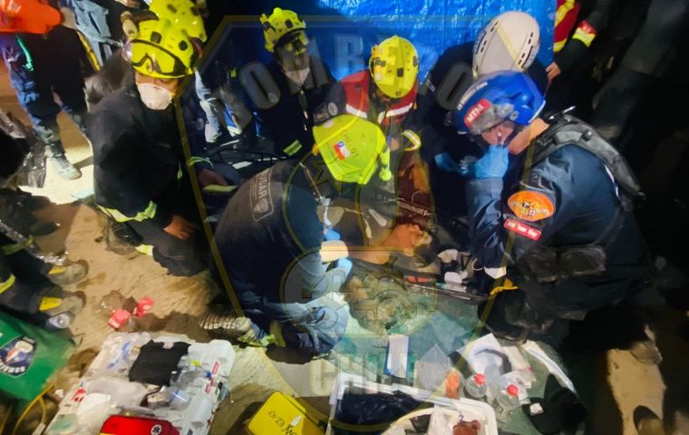 Gil, who worked as a guard in the underground parking garage of a shopping mall, survived by sheltering under the desk of his booth when the building collapsed