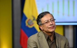 Petro claimed that algorithms were run from a server with an IP address in Los Angeles to alter the count in De la Espriella's favor