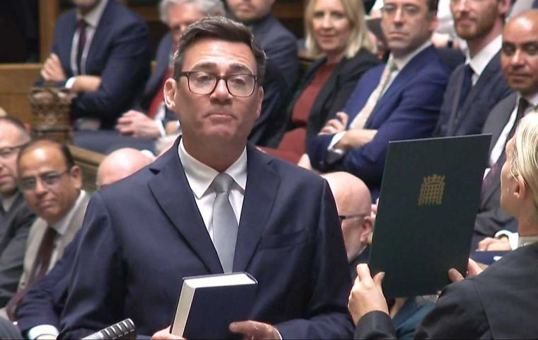  Andy Burnham sworn is as MP fom Makerfield 