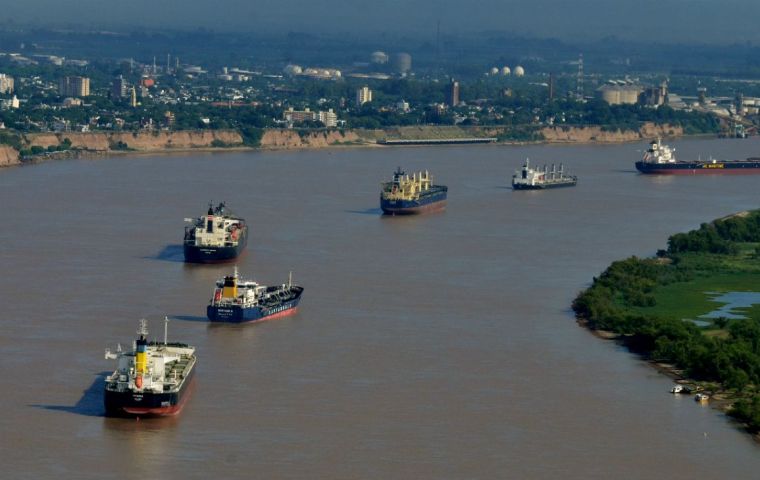 The disruption particularly affects Greater Rosario, the country's main agricultural export corridor