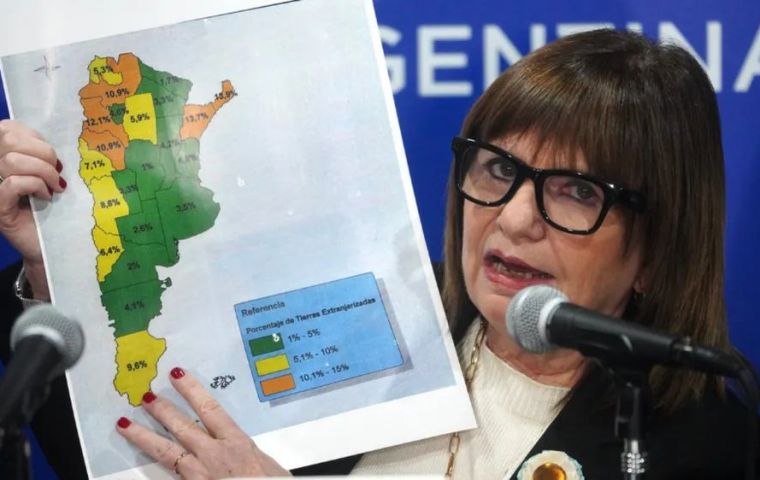 The decision was sealed at a meeting led by the governing bloc's leader, Senator Patricia Bullrich, with allied caucus chiefs, after several governors signaled their senators would vote against