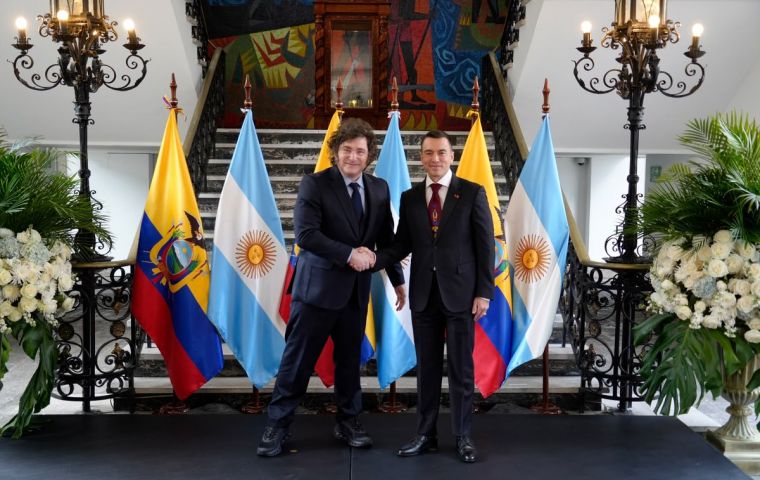 Milei held a bilateral meeting with his Ecuadorian counterpart, Daniel Noboa, at the Carondelet Palace, in the first official visit by an Argentine president to Quito in nearly two decades