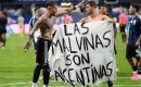 The coarse sheet smuggled into the pitch by some fan, and displayed by Argentines players following victory in the match with England