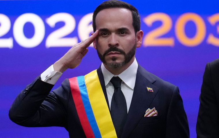 Abelardo de la Espriella delivers his first speech as president at the Pichincha Battalion in Cali