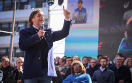 Lacalle Pou spoke for around half an hour before more than a thousand party members in Montevideo's Plaza Matriz, after several months of keeping a low profile