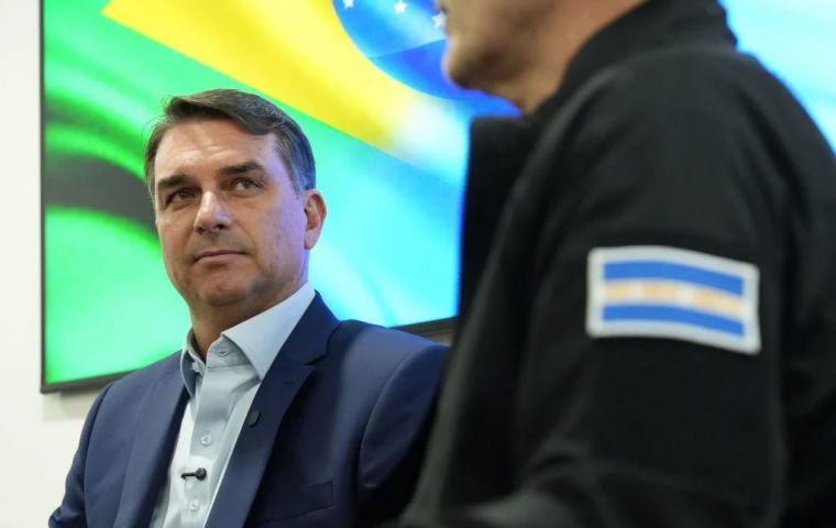 There are few prisoners in Brazil, there should be more; there are not more only because the legislation is weak, the senator said after the meeting