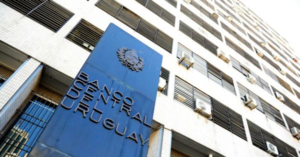 Uruguay's central bank marks five years without intervening in the currency market